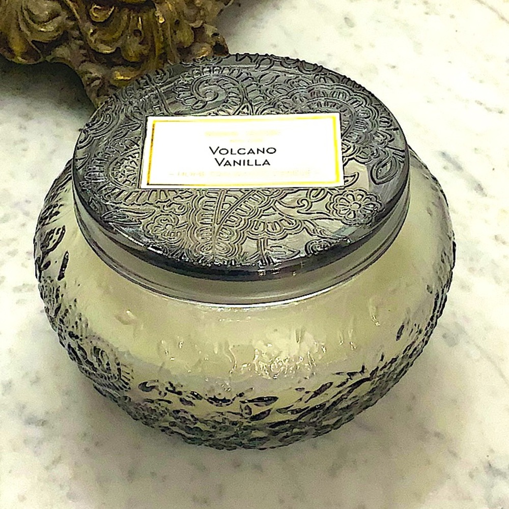 SUSAN JACOBS NEW YORK CANDLE VOLCANO VANILLA NEW 2 WICK GLASS INPRINT
